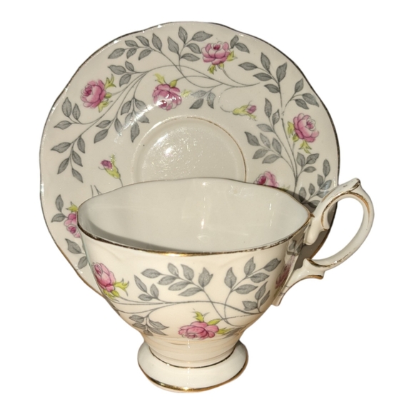 Royal Albert| x2 Bone China England Conway 25th Anniversary Tea Cups and Saucer - Picture 2 of 15